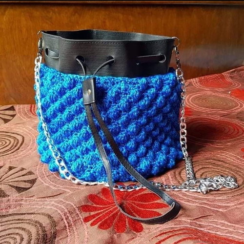 Knitted crossbody bag made to order with lining