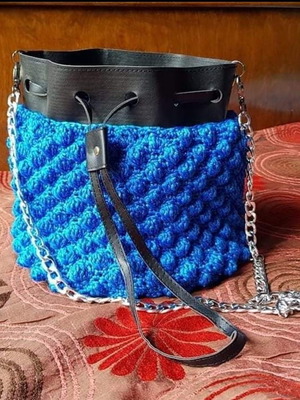 Knitted crossbody bag made to order with lining