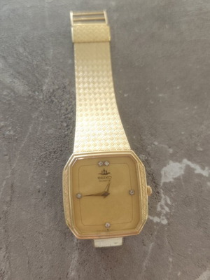 Seiko Dolce men's vintage wristwatch like new, gold tone, 1984