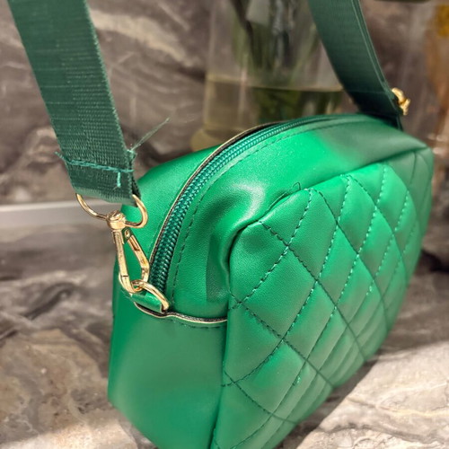 Quilted green crossbody shoulder bag new, unused