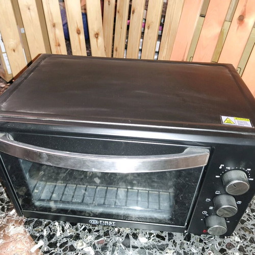 Austria oven like new with baking tray and grill 30 liters 1600W