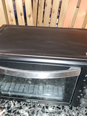 Austria oven like new with baking tray and grill 30 liters 1600W