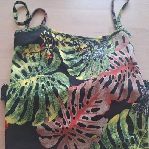 Tu Boho Tropical Fringe Crop Top like new, size S/M