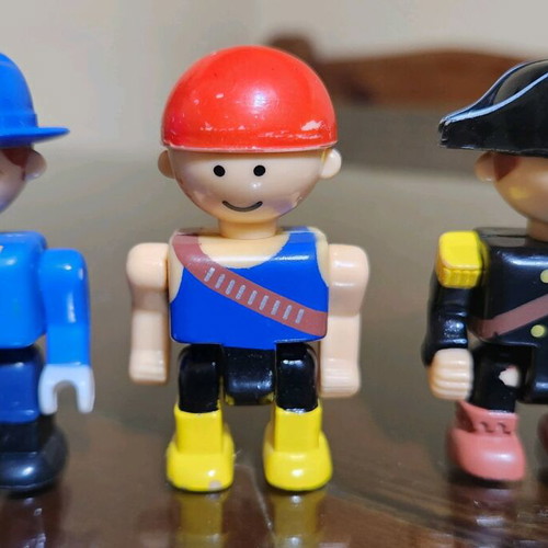 Fisher-Price 90s figures used, police and pirates