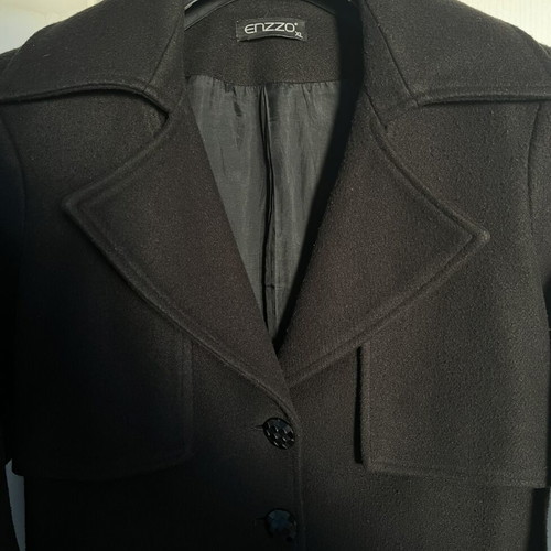 Enzzo black women's coat like new, size XL