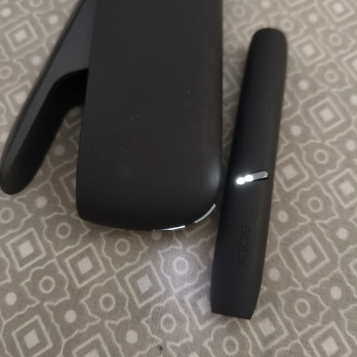 IQOS Iluma Mid Kit Azure like new