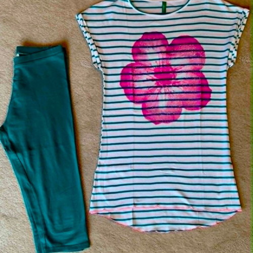 Set with striped United Color of Benetton blouse and ZARA capri leggings like new, turquoise
