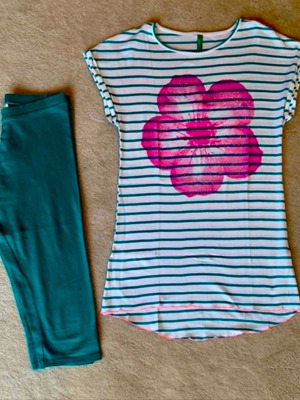 Set with striped United Color of Benetton blouse and ZARA capri leggings like new, turquoise