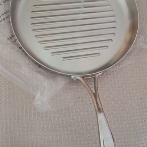 Tupperware frying pan new, made of steel