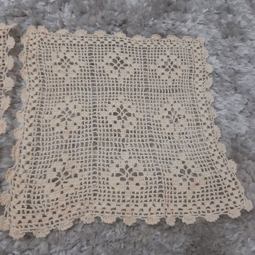 Set of 2 handmade placemats like new, ecru-beige
