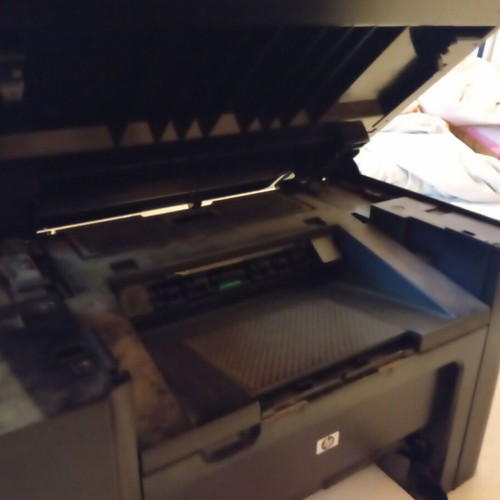 HP 1536dnf MFP printer for parts with 2 toner 78A