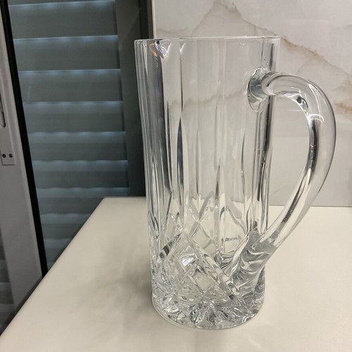 Crystal Pitcher like new, heavy crystal, 23 cm height