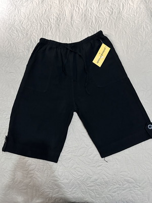 Black Cotton Bermuda Shorts size M new with pockets