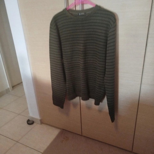 Street striped men's pullover medium like new, khaki