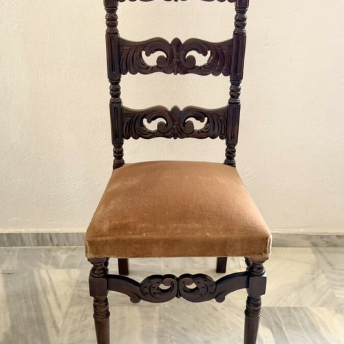 Dining set vintage solid wood extendable table with 4 carved chairs used