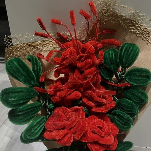 Roses and spider lily bouquet made of pipe cleaners