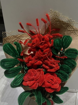Roses and spider lily bouquet made of pipe cleaners