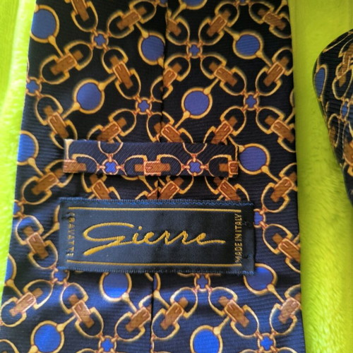 Men's Italian silk tie like new