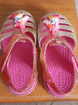 Σαγιονάρες-πεδιλάκια Crocs για κοριτσάκι νούμερο 24-25 like new