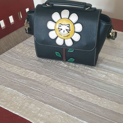 Sammao shoulder bag like new, black and white