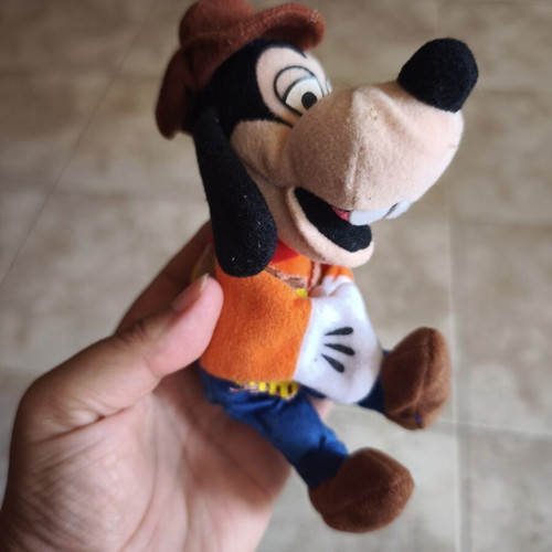 Goofy plush toy Disneyland Paris 2000, vintage collectible