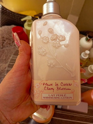 L'Occitane Body Cream Milk Cherry Blossom καινούργιο 250 ml
