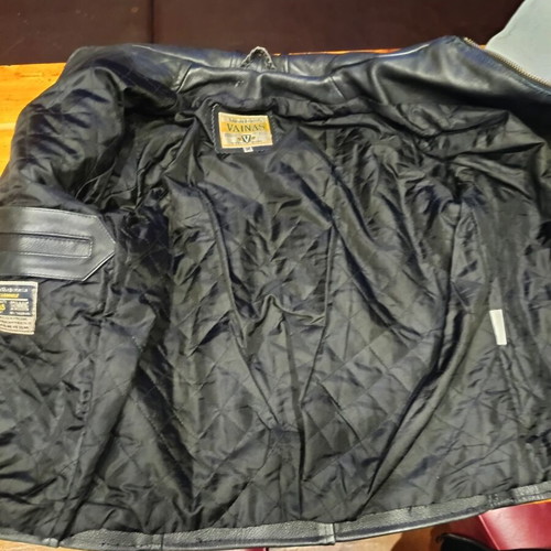 Jacket Leader Vainas leather, like new, black, thick material