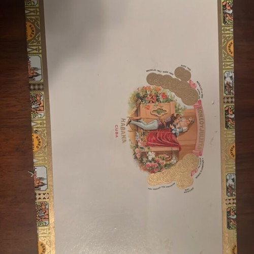 Romeo and Juliet cigar box used, empty with wooden leaf