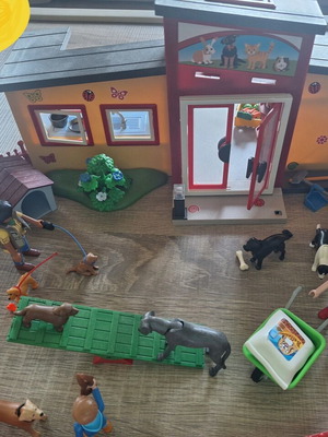 Playmobil Farm Animal Lodge 50th Anniversary Set like new