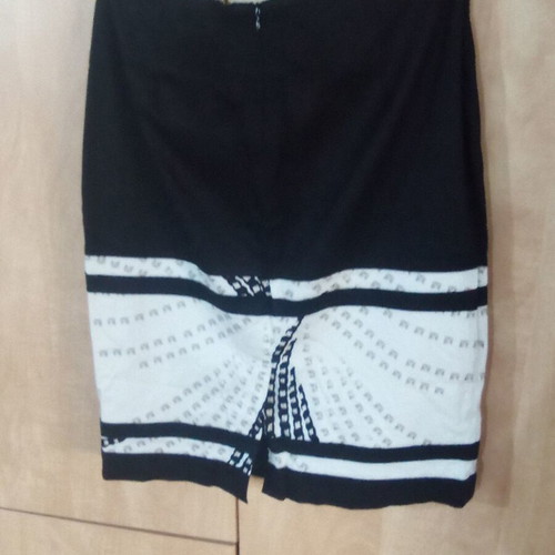 Women's Skirt knee-length, like new, black and white