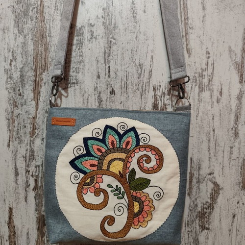 Boho shoulder bag like new with embroidered punch needle design