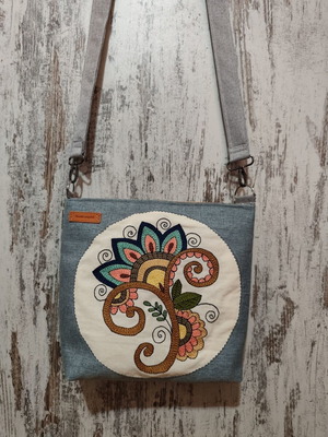 Boho shoulder bag like new with embroidered punch needle design