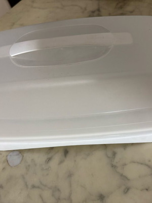 Cake storage container used with removable lid Cassetti