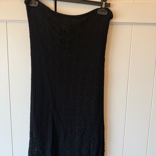 Knitted fitted black skirt like new with lace and lining size M