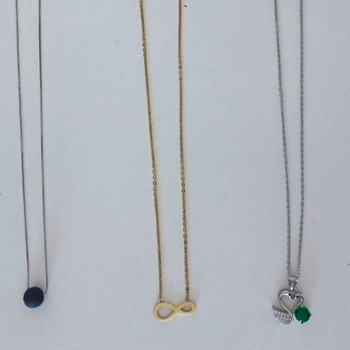 Set of 3 women's necklaces with volcanic stone, like new