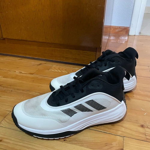 Adidas athletic shoes like new, size 41.5, black and white