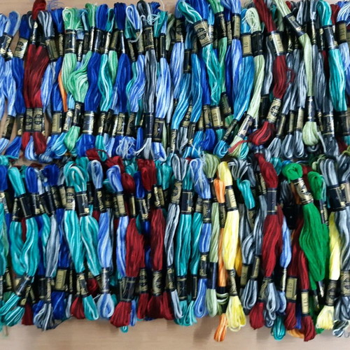 Lot package with threads, hoops, moulinés, pins, lace yarn, knitting needles new