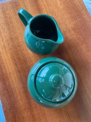 Jacobs set sugar bowl and creamer collectible like new