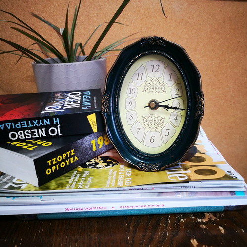 Vintage style table clock new, green