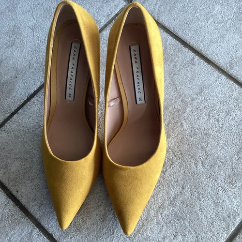 Zara suede pumps like new, yellow, size 39