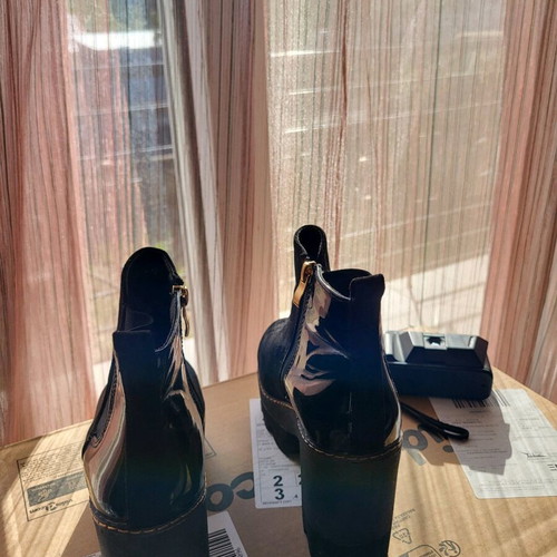 Beauty's Girl's black ankle boots like new, size 40