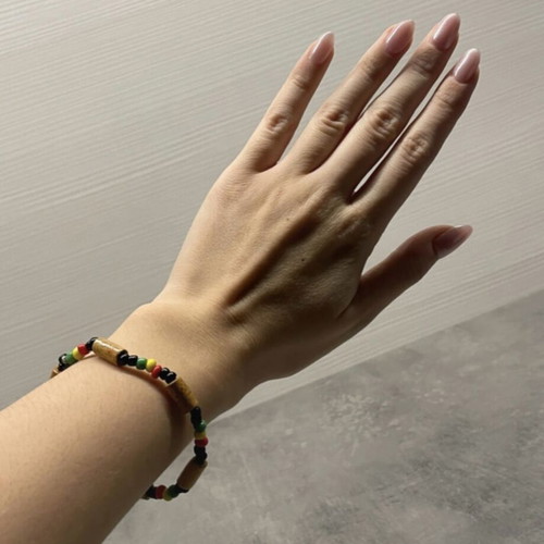 Bracelet with beads new, elastic and multicolored