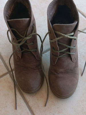 Velveteen ankle boot size 37 gray like new with light heel