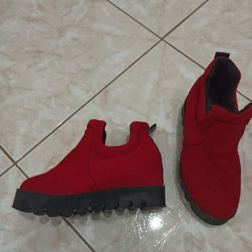 Women's red ankle boots like new, size 37