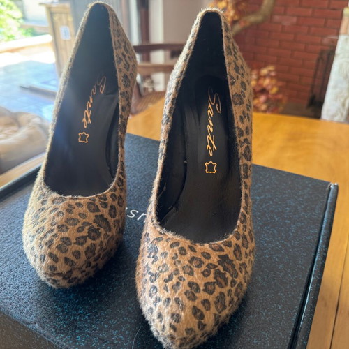 Pumps leopard print size 38 like new, beige and black