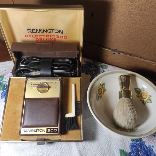 Vintage Remington Paris Selectric 300 Deluxe Electric Shaver 1960 like new