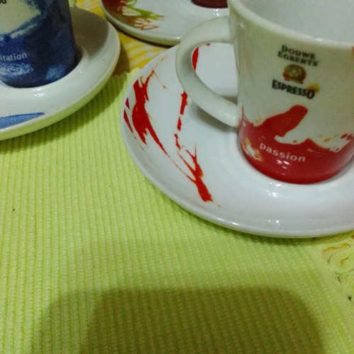 Douwe Egberts espresso coffee cup set of 3 like new with collectible saucers