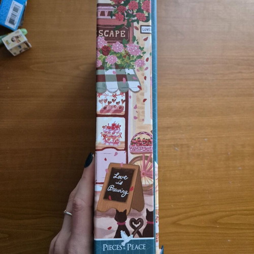 Puzzle The Sweet Escape Valentine's Cafe like new, complete