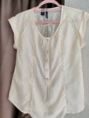 Mango women's shirt like new, cream with lace, XS-S