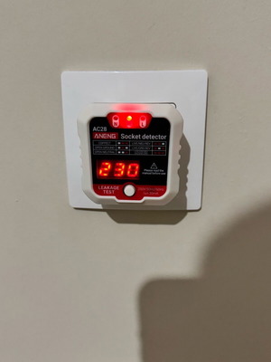 Socket tester new with display and leakage test button